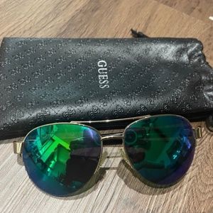Guess aviator sunglasses